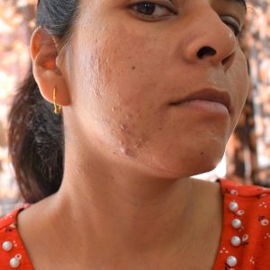 Zijprofiel van een persoon met donkere huid