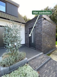 Ingang en bel van de praktijk BB-Huidverbetering in Haarlem