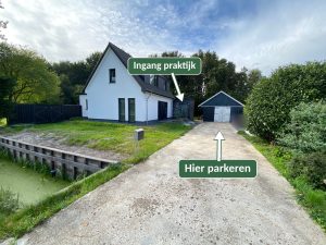 Oprit en parkeerplaats bij BB-Huidverbetering in Haarlem